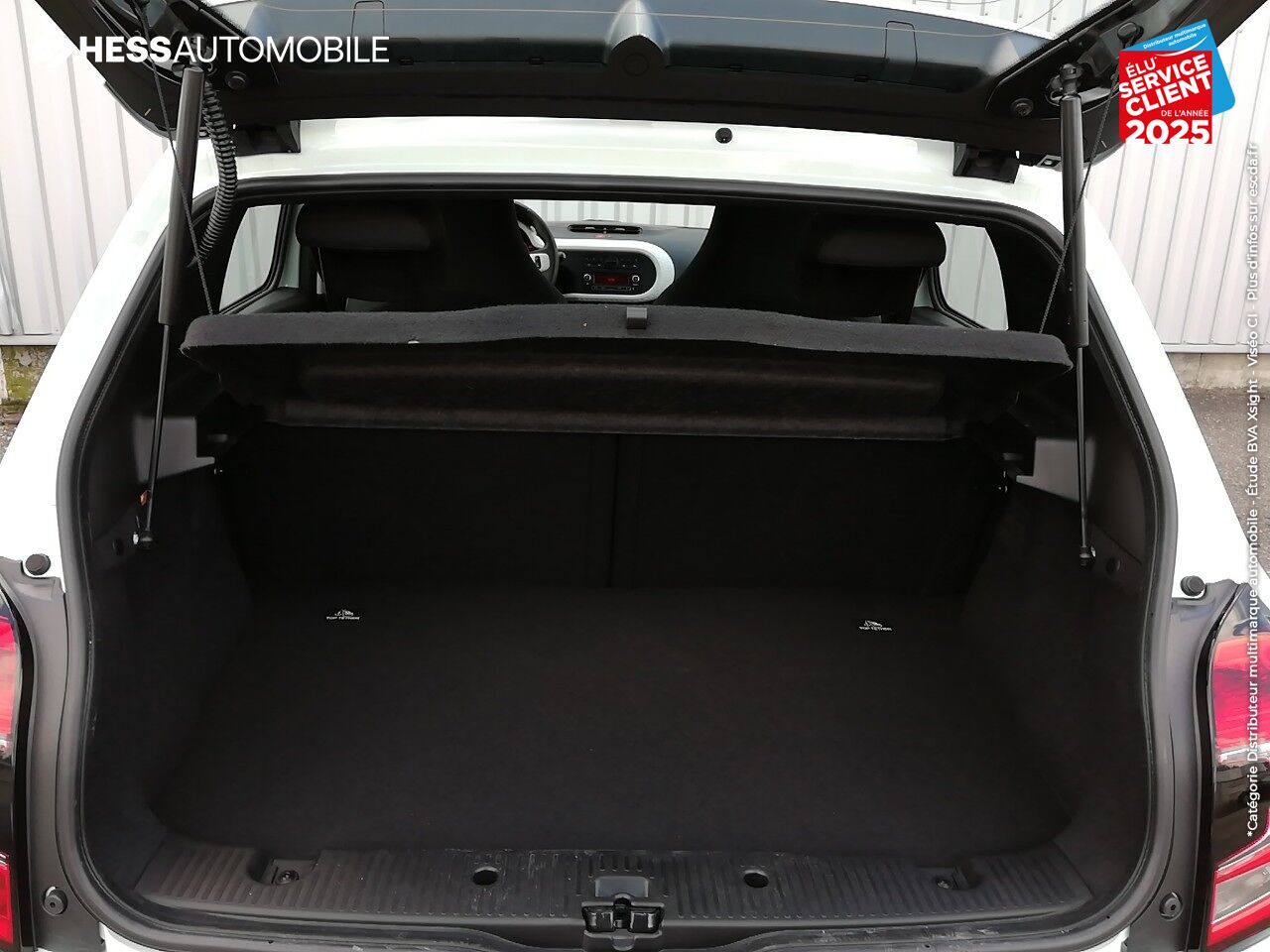 Véhicule d'occasion RENAULT TWINGO 1.0 SCE 75CH ZEN - 20 chez Renault Saint-Louis