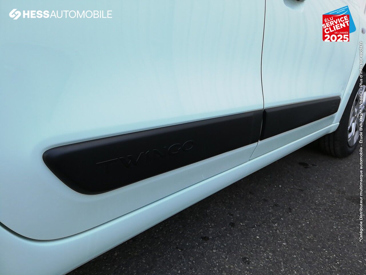 Véhicule d'occasion RENAULT TWINGO 1.0 SCE 75CH ZEN - 20 chez Renault Saint-Louis