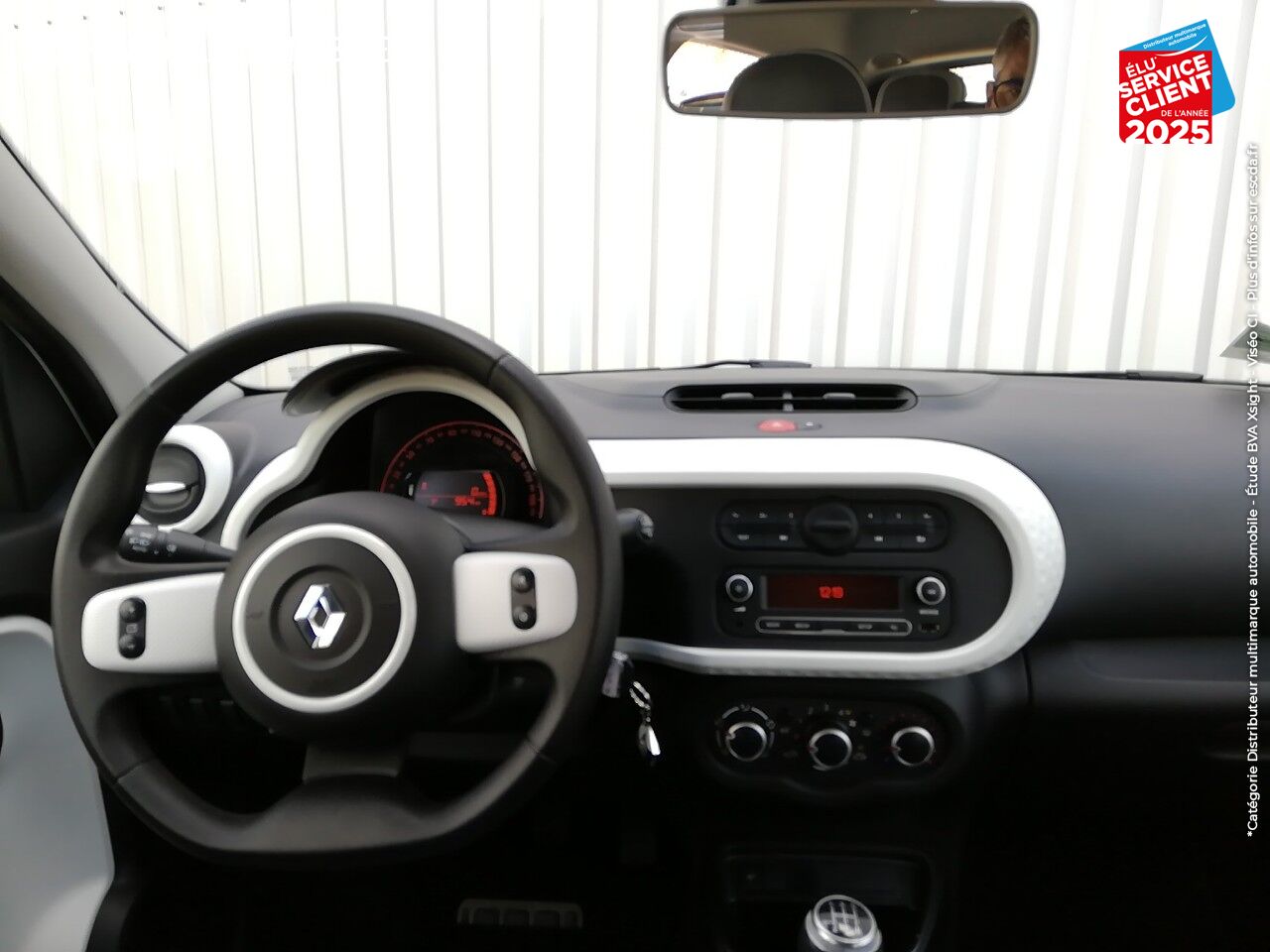 Véhicule d'occasion RENAULT TWINGO 1.0 SCE 75CH ZEN - 20 chez Renault Saint-Louis