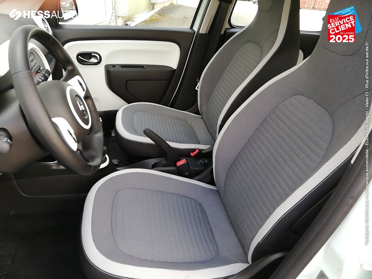 Véhicule d'occasion RENAULT TWINGO 1.0 SCE 75CH ZEN - 20 chez Renault Saint-Louis