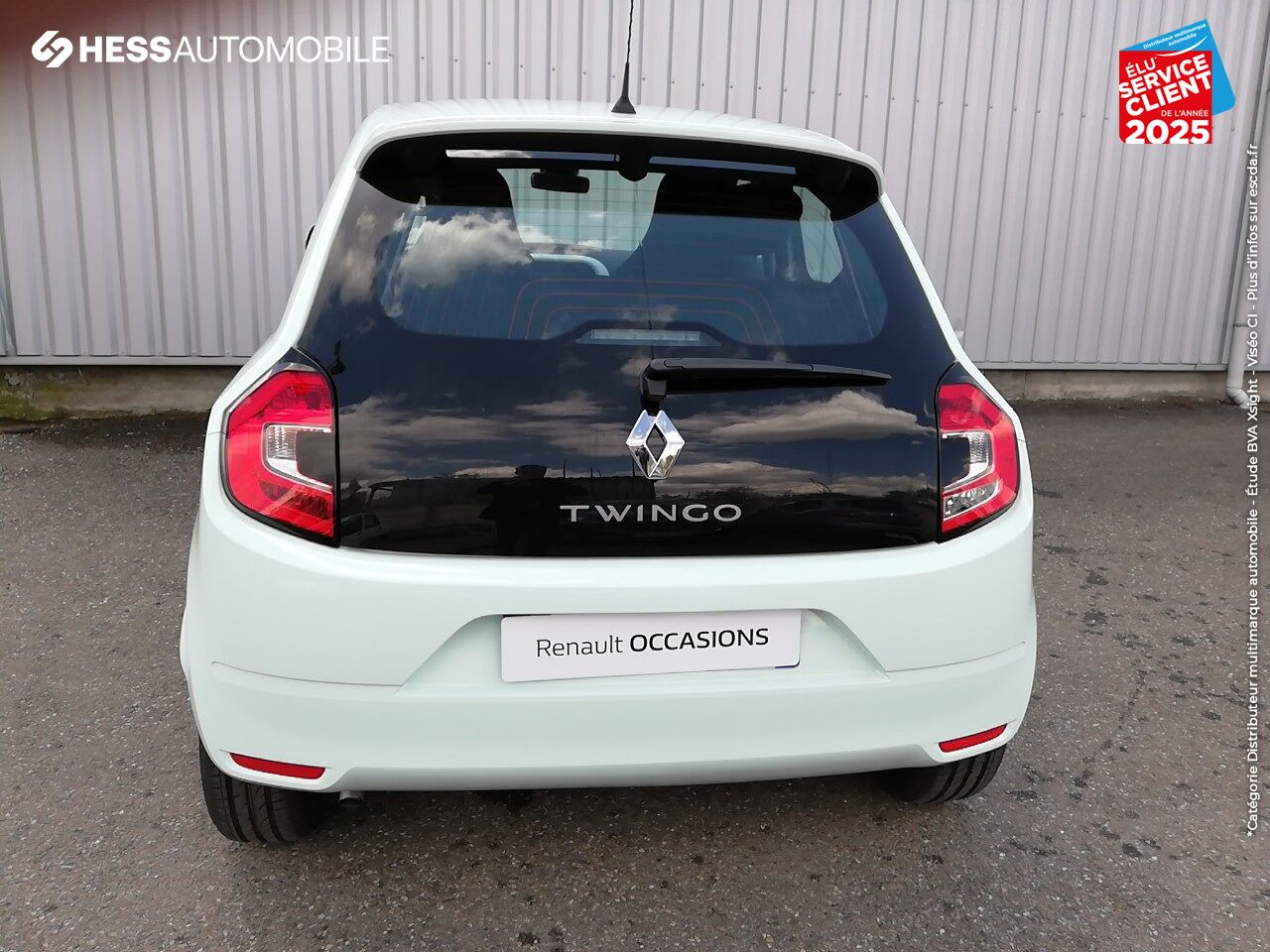 Véhicule d'occasion RENAULT TWINGO 1.0 SCE 75CH ZEN - 20 chez Renault Saint-Louis