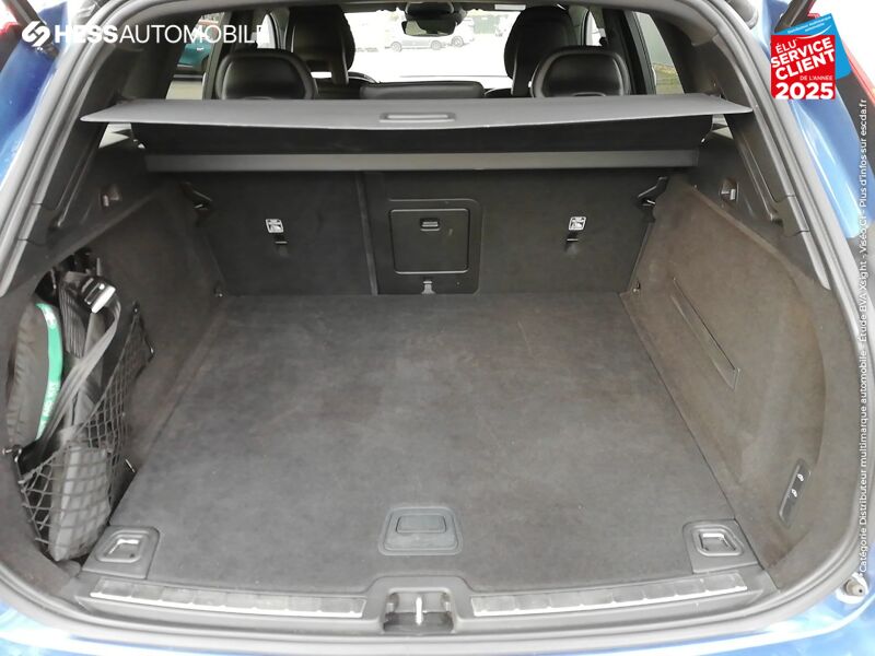 Véhicule d'occasion VOLVO XC60 D5 ADBLUE AWD 235CH R-DESIGN GEARTRONIC GPS CAM360 CARPLAY chez Volvo Metz