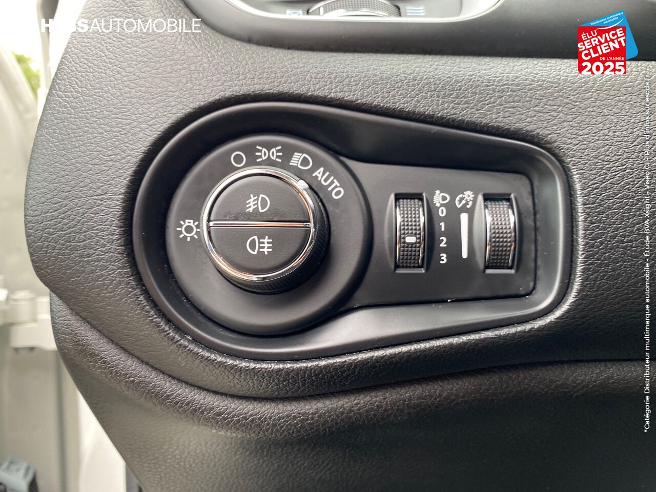 Véhicule d'occasion JEEP RENEGADE 1.3 GSE T4 150CH QUIKSILVER EDITION BVR6 chez Fiat Colmar