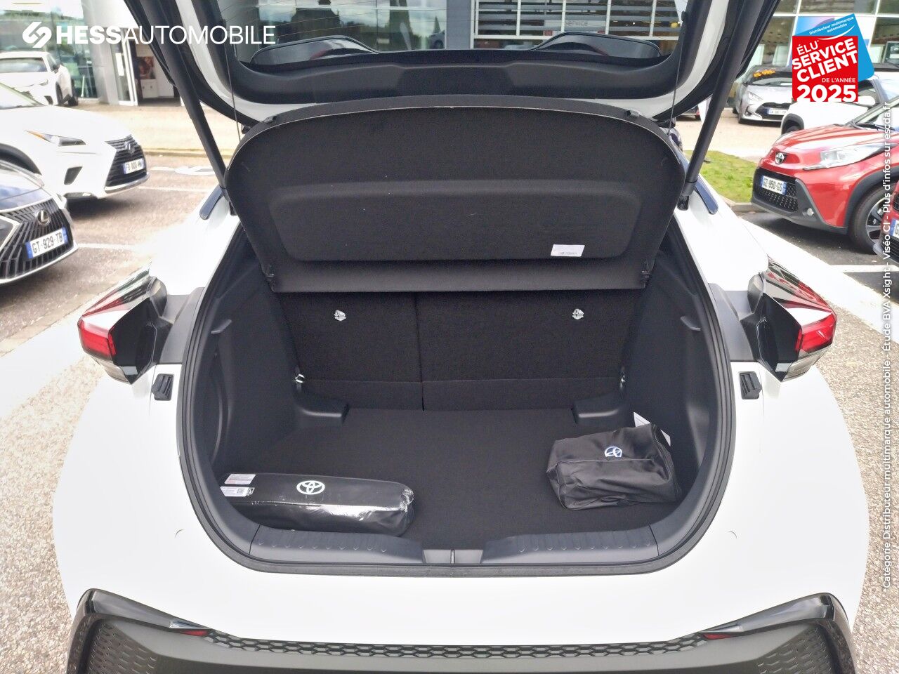 Véhicule neuf TOYOTA C-HR 1.8 140CH COLLECTION chez Toyota Metz