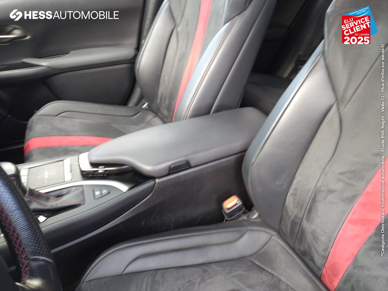 Véhicule d'occasion LEXUS UX 250H 2WD F SPORT MY19 chez Lexus Metz