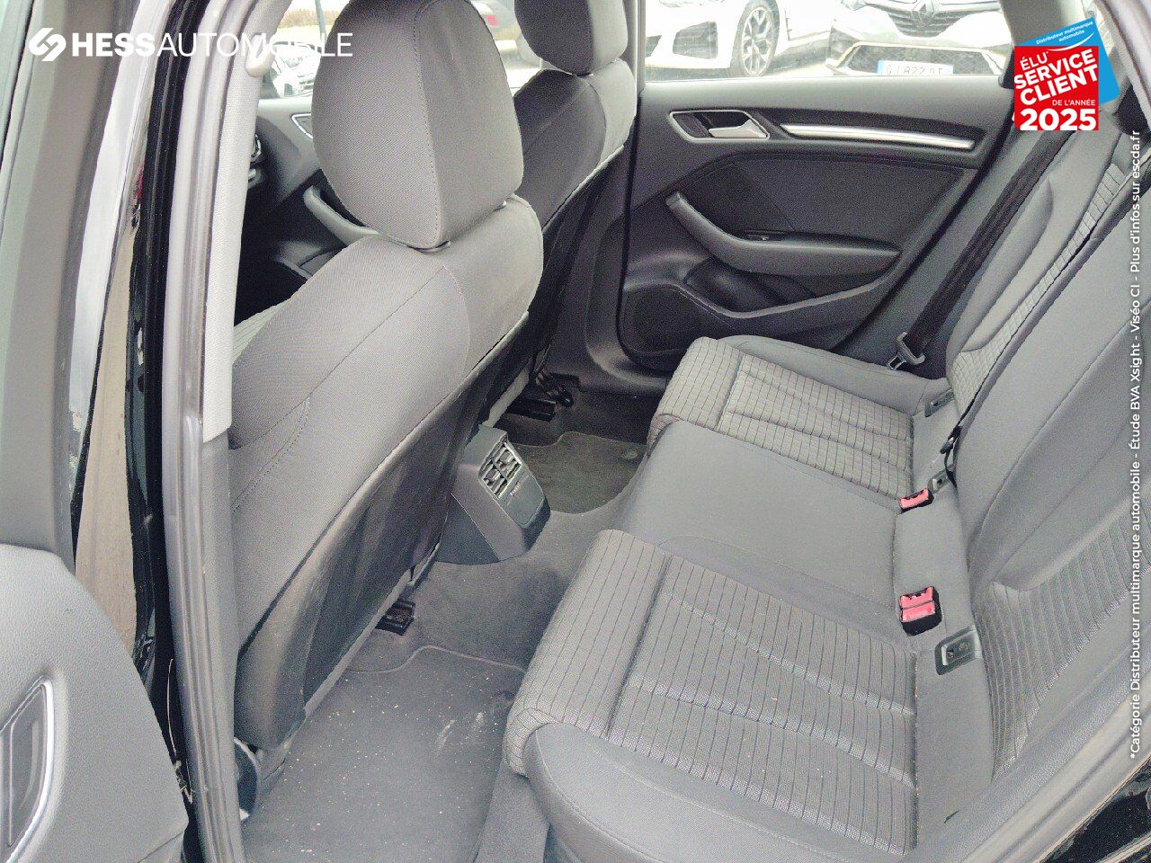 Véhicule d'occasion AUDI A3 SPORTBACK 30 TDI 116CH SPORT S TRONIC 7 EURO6D-T RADAR AV/AR ATTELAGE chez BMW Besançon
