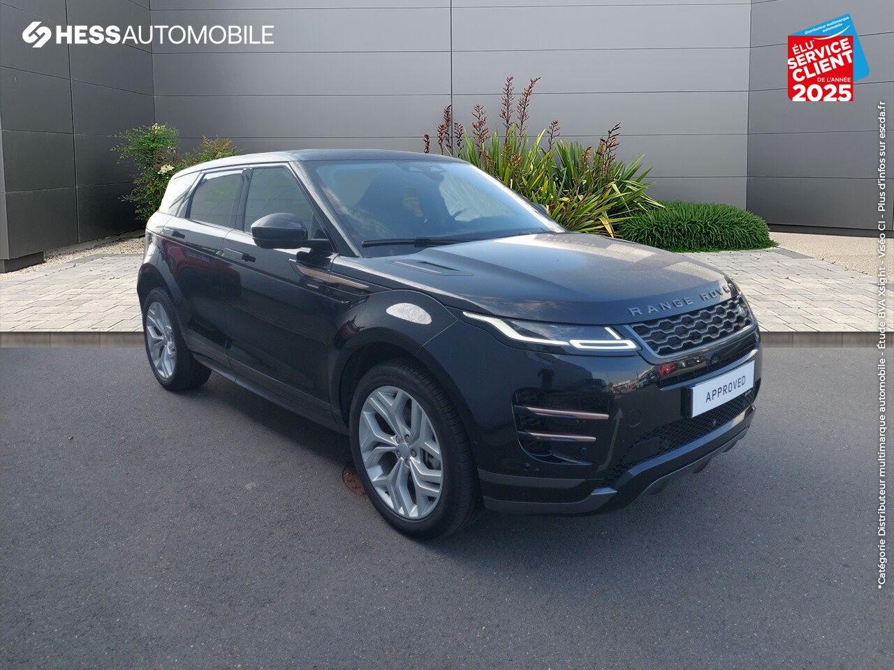Véhicule d'occasion LAND-ROVER RANGE ROVER EVOQUE 1.5 P300E 309CH R-DYNAMIC SE AWD BVA 11CV chez Volvo Epernay