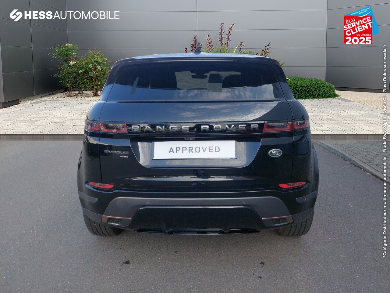 Véhicule d'occasion LAND-ROVER RANGE ROVER EVOQUE 1.5 P300E 309CH R-DYNAMIC SE AWD BVA 11CV chez Volvo Epernay
