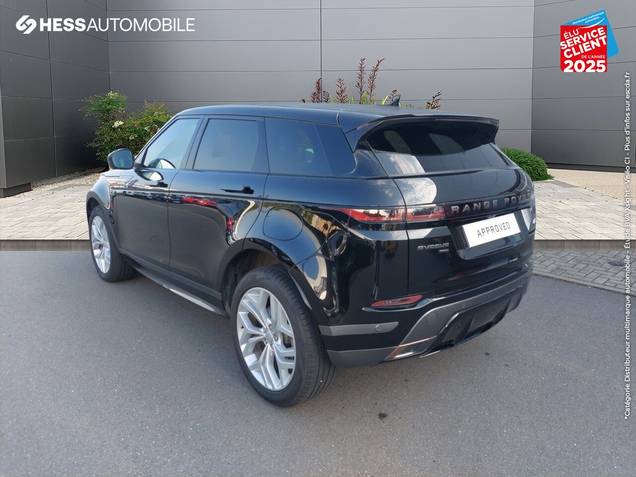 Véhicule d'occasion LAND-ROVER RANGE ROVER EVOQUE 1.5 P300E 309CH R-DYNAMIC SE AWD BVA 11CV chez Volvo Epernay