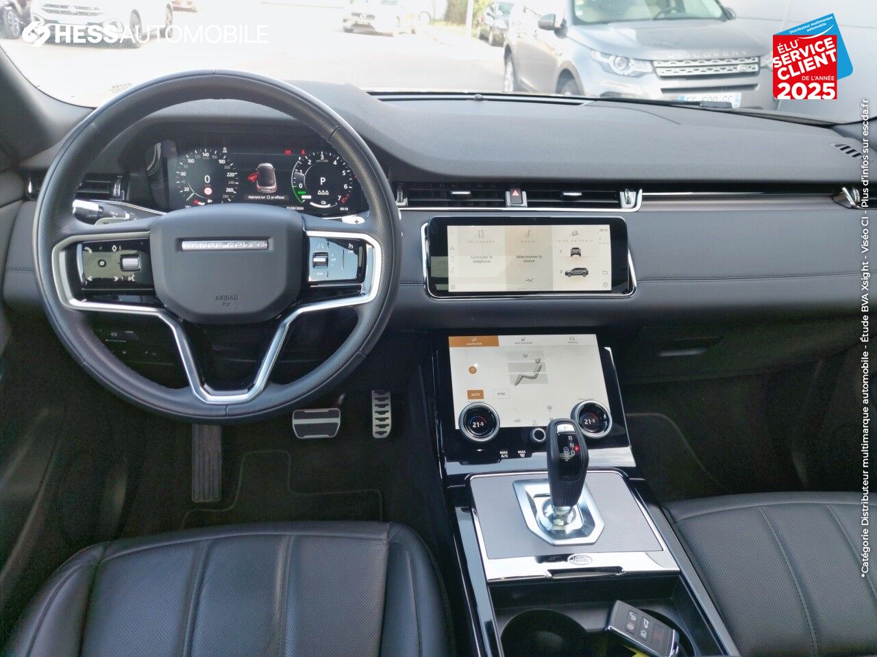 Véhicule d'occasion LAND-ROVER RANGE ROVER EVOQUE 1.5 P300E 309CH R-DYNAMIC SE AWD BVA 11CV chez Volvo Epernay