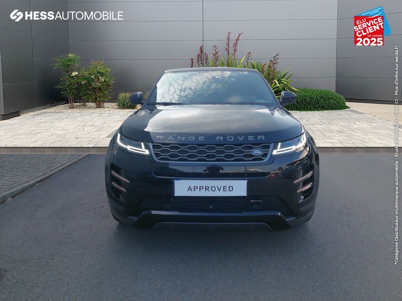 Véhicule d'occasion LAND-ROVER RANGE ROVER EVOQUE 1.5 P300E 309CH R-DYNAMIC SE AWD BVA 11CV chez Volvo Epernay