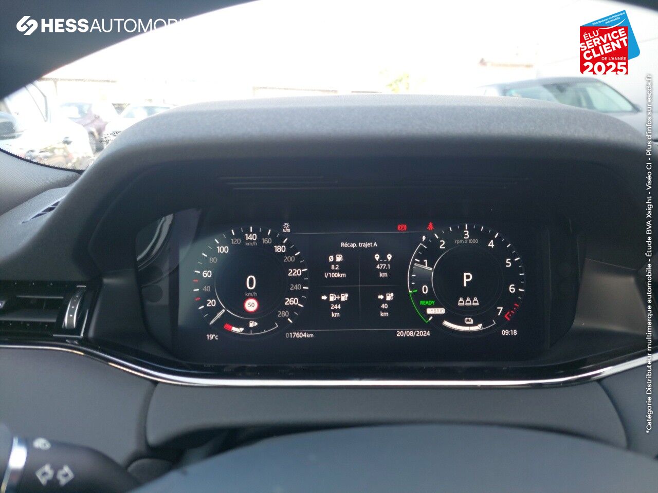Véhicule d'occasion LAND-ROVER RANGE ROVER EVOQUE 1.5 P300E 309CH R-DYNAMIC SE AWD BVA 11CV chez Volvo Epernay