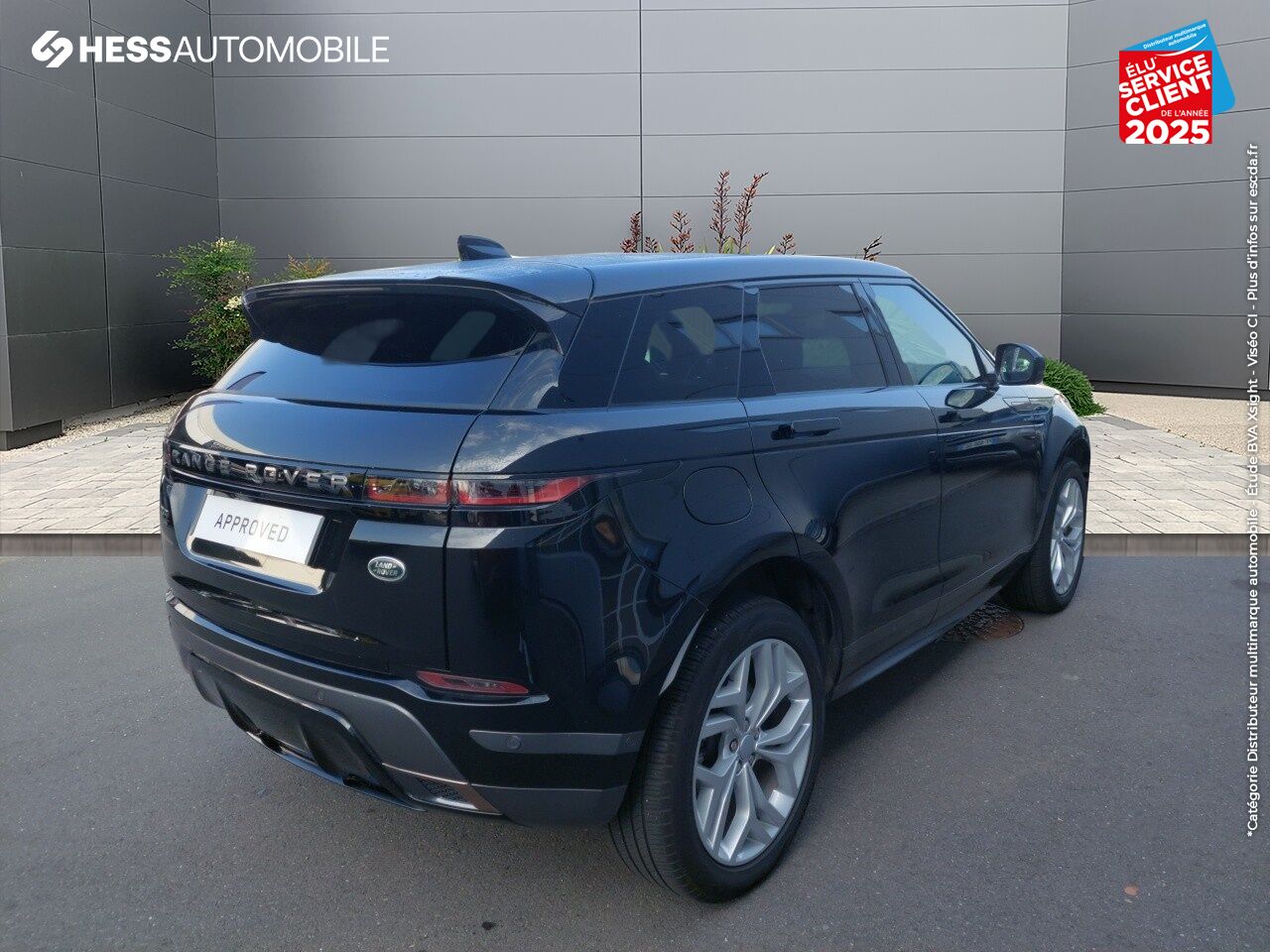 Véhicule d'occasion LAND-ROVER RANGE ROVER EVOQUE 1.5 P300E 309CH R-DYNAMIC SE AWD BVA 11CV chez Volvo Epernay