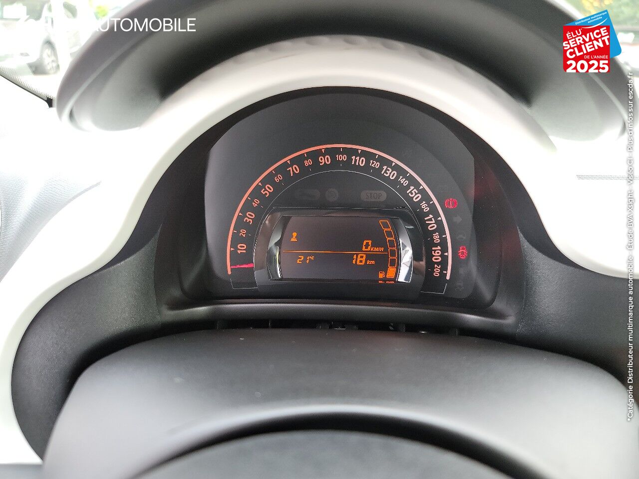 Véhicule d'occasion RENAULT TWINGO 1.0 SCE 65CH LIFE - 20 chez Renault Saint-Louis