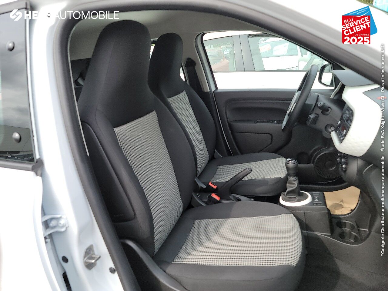 Véhicule d'occasion RENAULT TWINGO 1.0 SCE 65CH LIFE - 20 chez Renault Saint-Louis