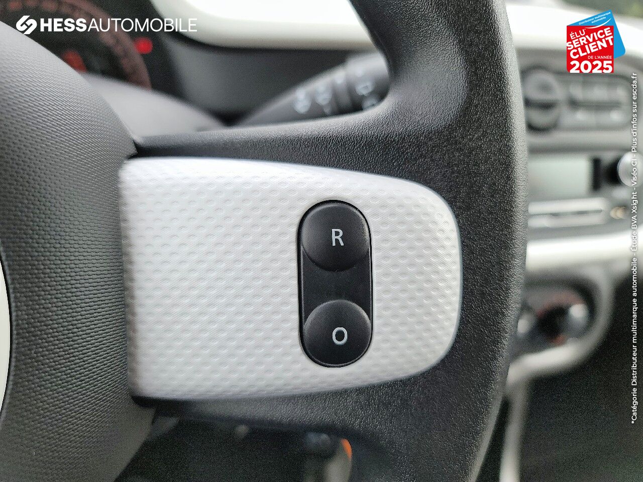 Véhicule d'occasion RENAULT TWINGO 1.0 SCE 65CH LIFE - 20 chez Renault Saint-Louis