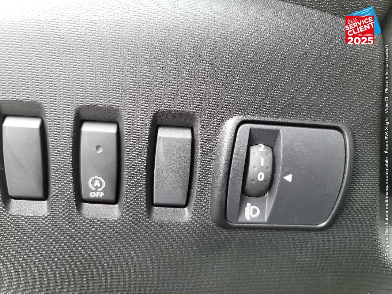 Véhicule d'occasion RENAULT TWINGO 1.0 SCE 65CH LIFE - 20 chez Renault Saint-Louis