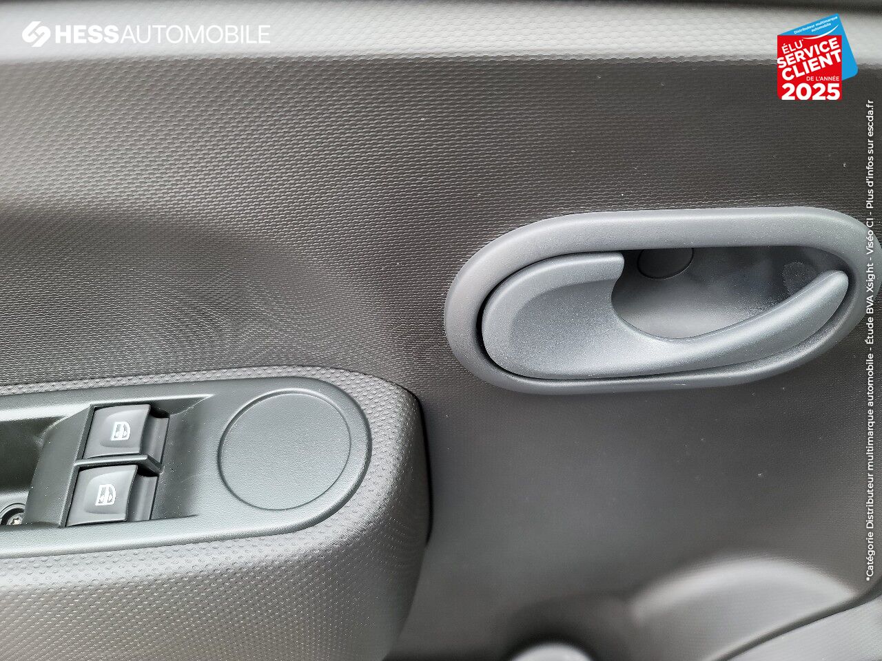 Véhicule d'occasion RENAULT TWINGO 1.0 SCE 65CH LIFE - 20 chez Renault Saint-Louis