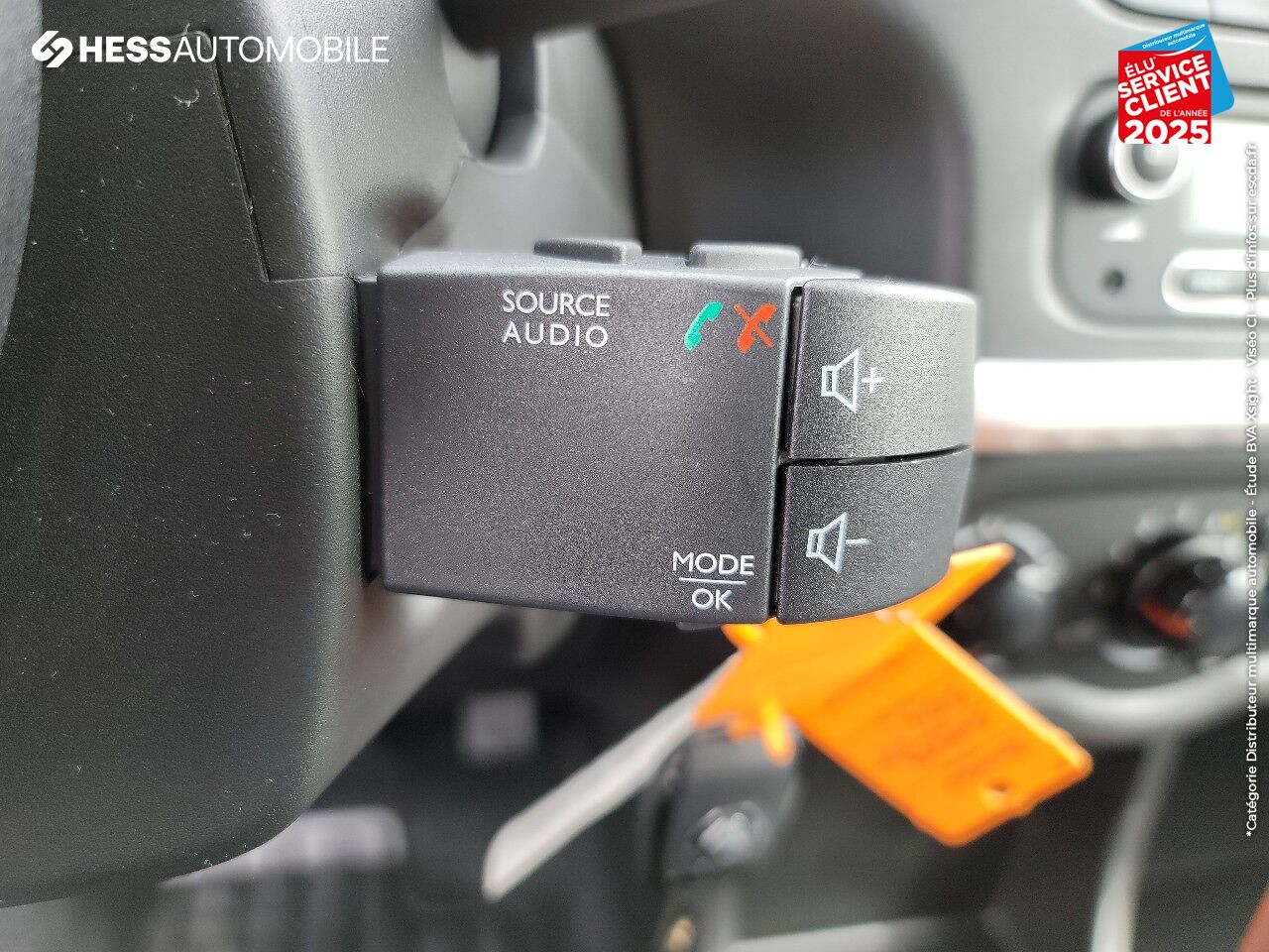 Véhicule d'occasion RENAULT TWINGO 1.0 SCE 65CH LIFE - 20 chez Renault Saint-Louis