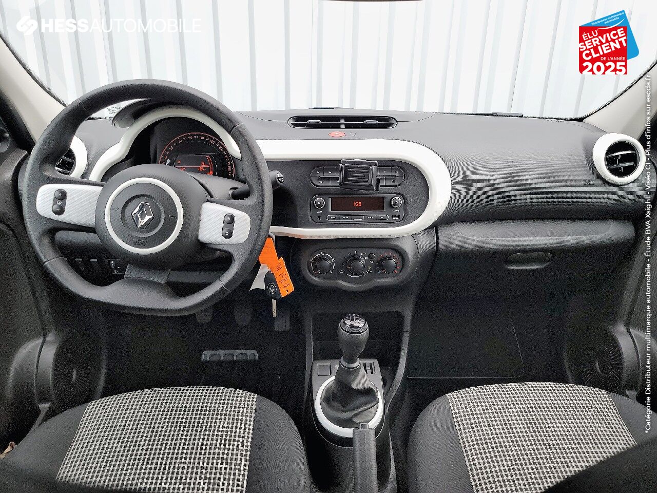 Véhicule d'occasion RENAULT TWINGO 1.0 SCE 65CH LIFE - 20 chez Renault Saint-Louis