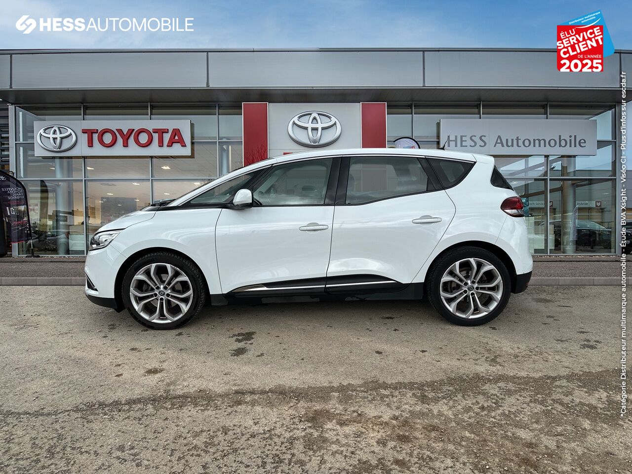 Véhicule d'occasion RENAULT SCENIC 1.2 TCE 130CH ENERGY BUSINESS GPS RADAR AV/AR chez Renault Saint-Louis