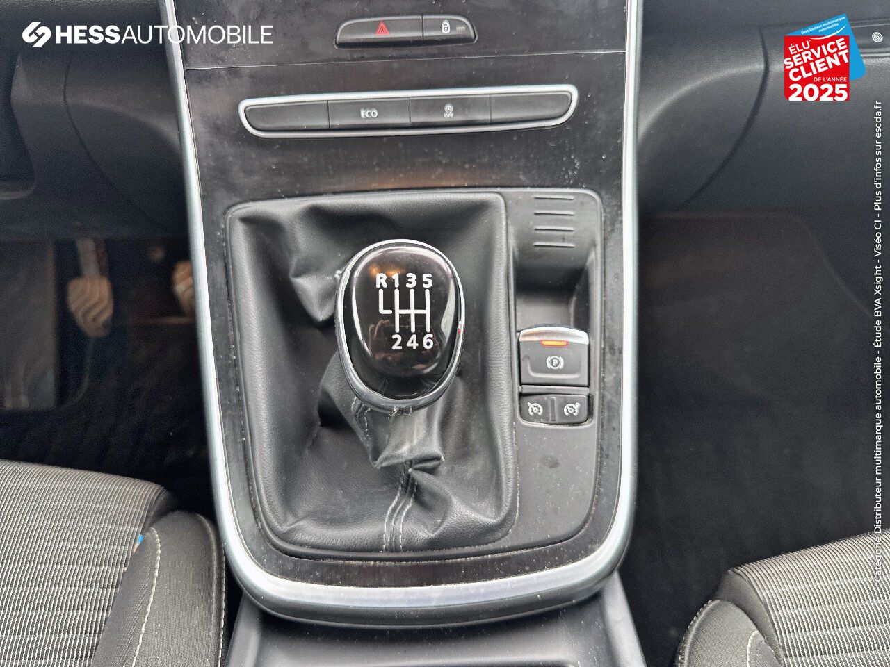 Véhicule d'occasion RENAULT SCENIC 1.2 TCE 130CH ENERGY BUSINESS GPS RADAR AV/AR chez Renault Saint-Louis