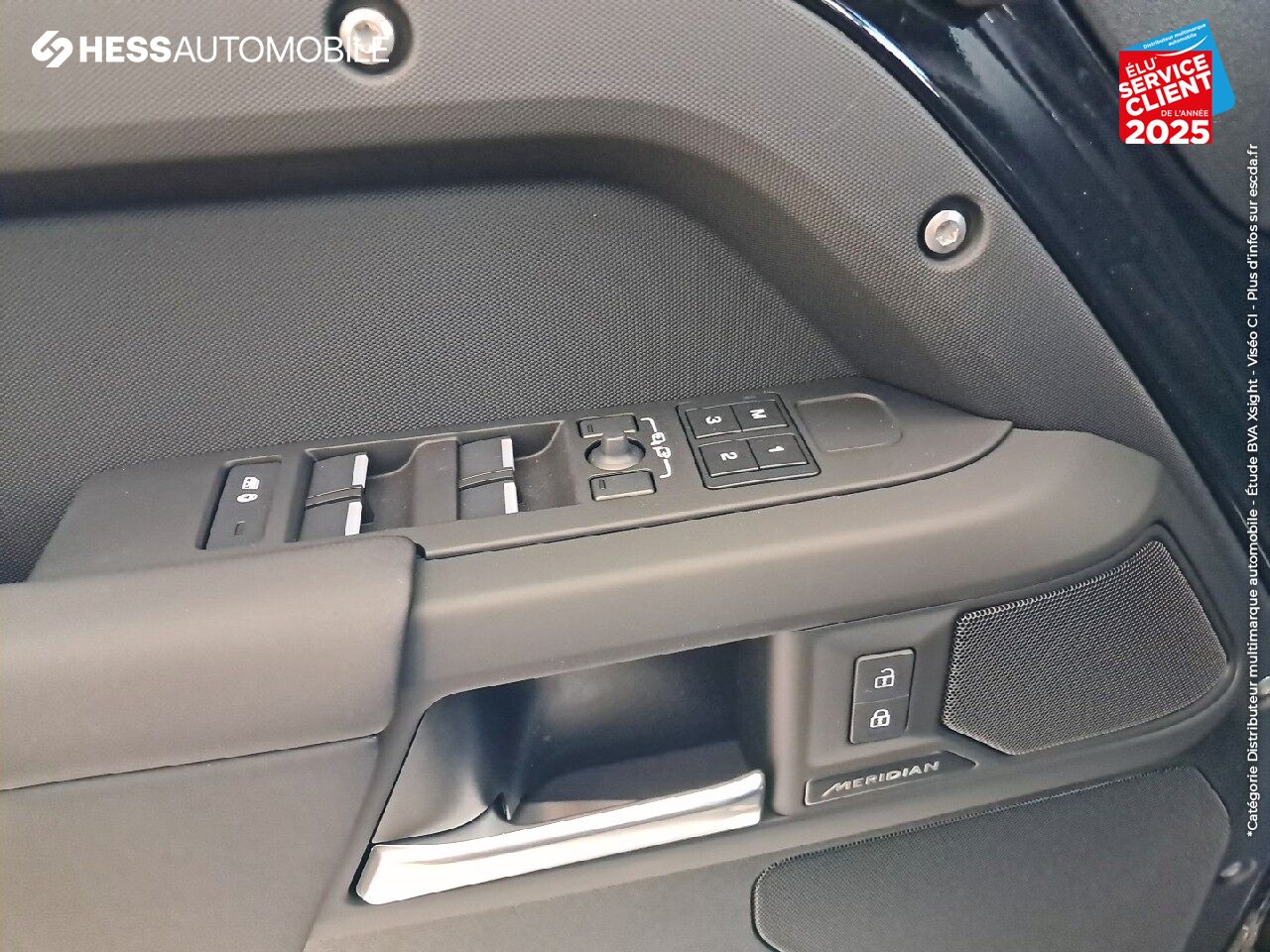 Véhicule d'occasion LAND-ROVER DEFENDER 110 2.0 P300E X-DYNAMIC SE chez Toyota Thionville