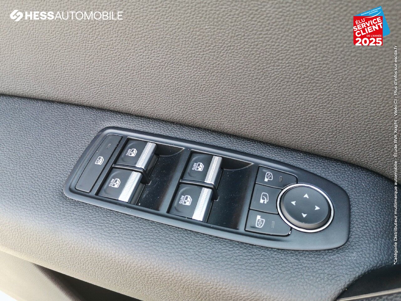 Véhicule d'occasion RENAULT CAPTUR 1.0 TCE 100CH INTENS GPS RADAR AR LED chez Renault Forbach