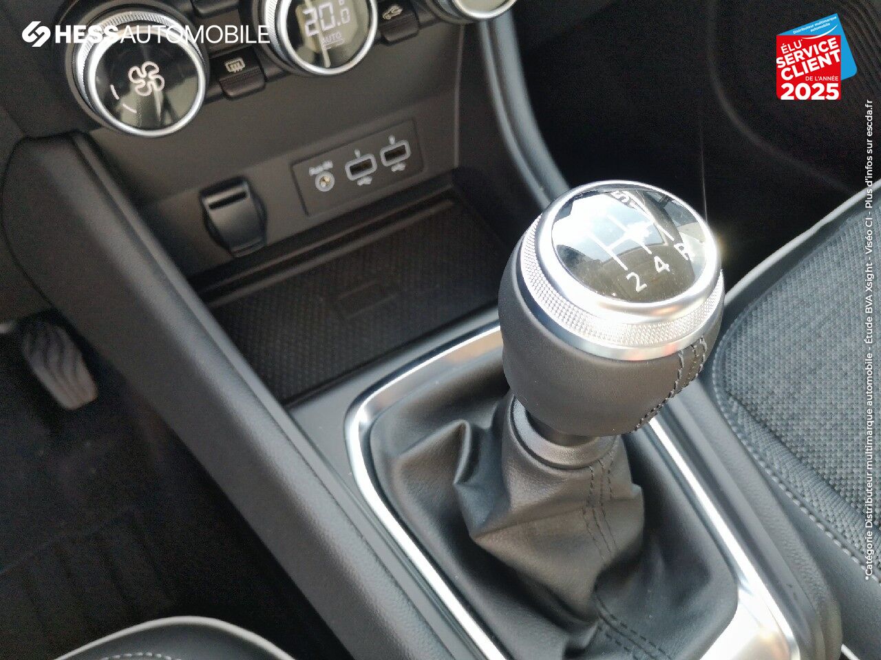 Véhicule d'occasion RENAULT CAPTUR 1.0 TCE 100CH INTENS GPS RADAR AR LED chez Renault Forbach