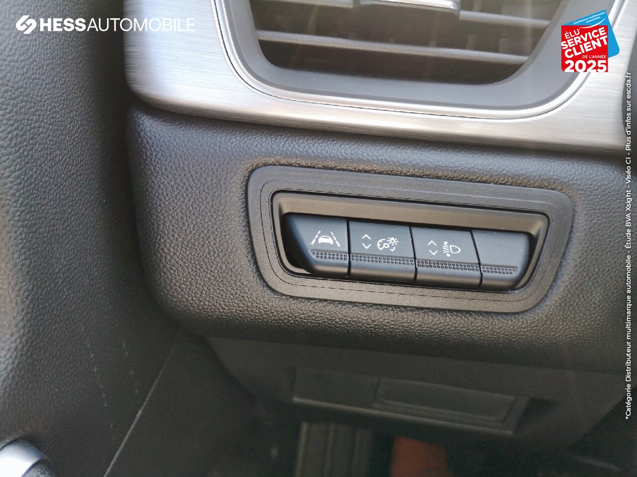 Véhicule d'occasion RENAULT CAPTUR 1.0 TCE 100CH INTENS GPS RADAR AR LED chez Renault Forbach