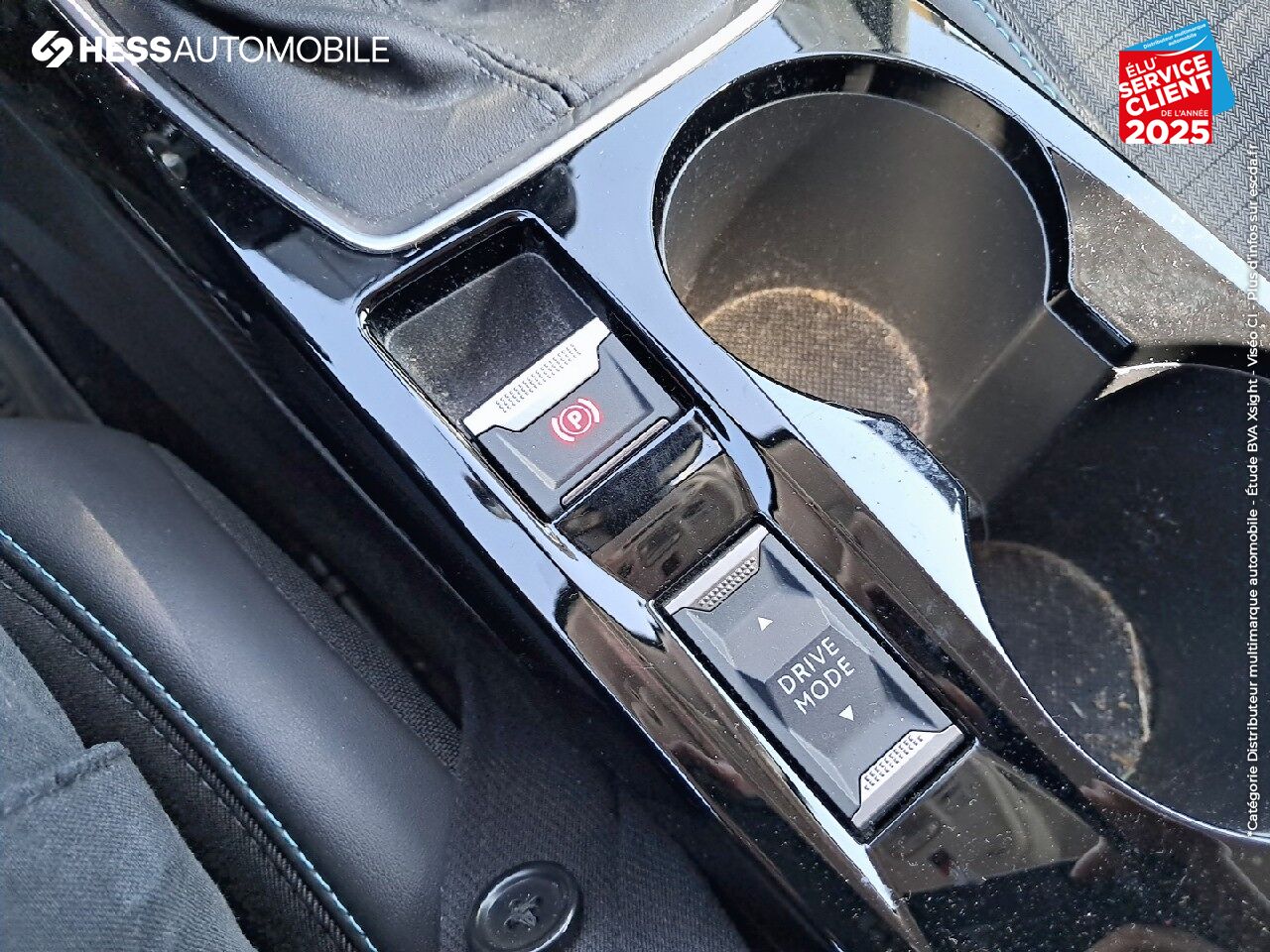 Véhicule d'occasion PEUGEOT 208 1.2 PURETECH 100CH S/S ALLURE CARPLAY chez Renault Saint-Louis