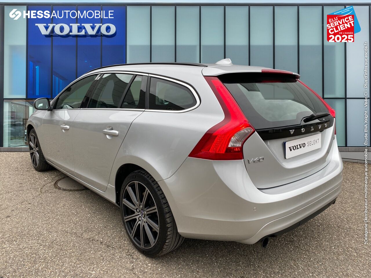 Véhicule d'occasion VOLVO V60 T3 152CH OVERSTA EDITION chez Volvo Strasbourg