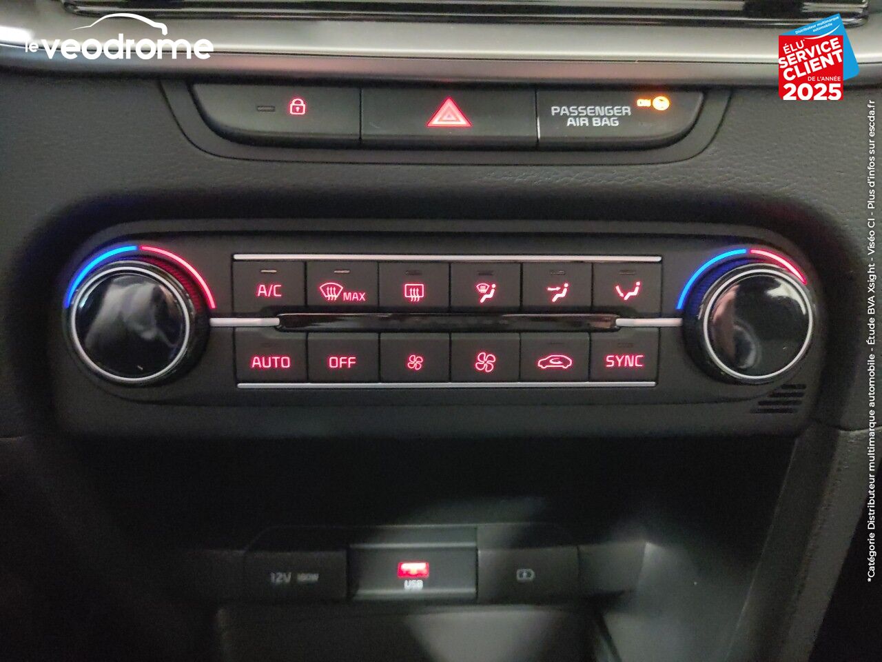 Véhicule d'occasion KIA CEED 1.5 T-GDI 160CH ACTIVE -14 chez Le Veodrome