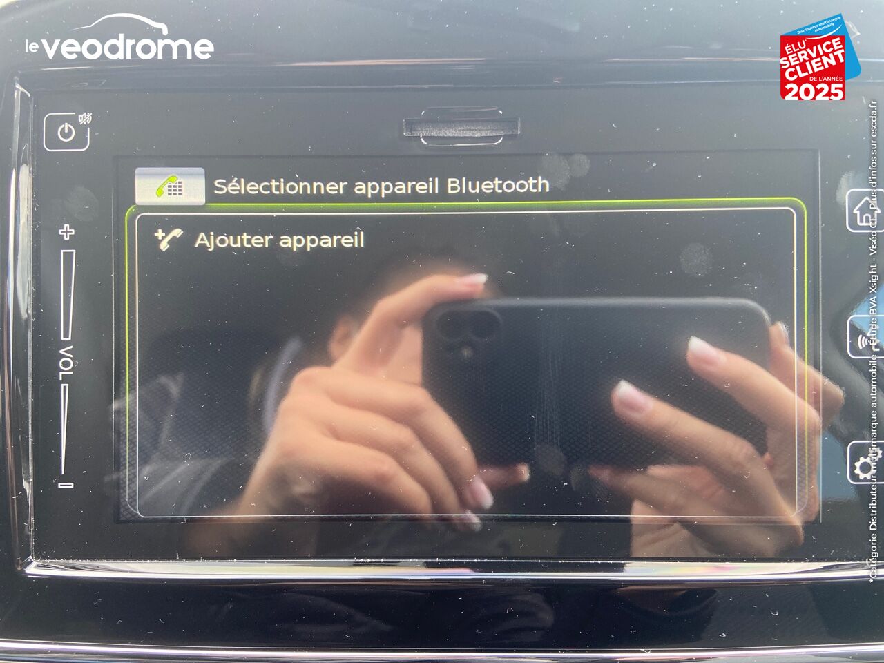 Véhicule d'occasion SUZUKI VITARA 1.4 BOOSTERJET HYBRID 129CH PRIVILEGE -20 CAM APPLE CARPLAY/ANDROIDAUTO LED SIEGES CHAUF chez Le Veodrome
