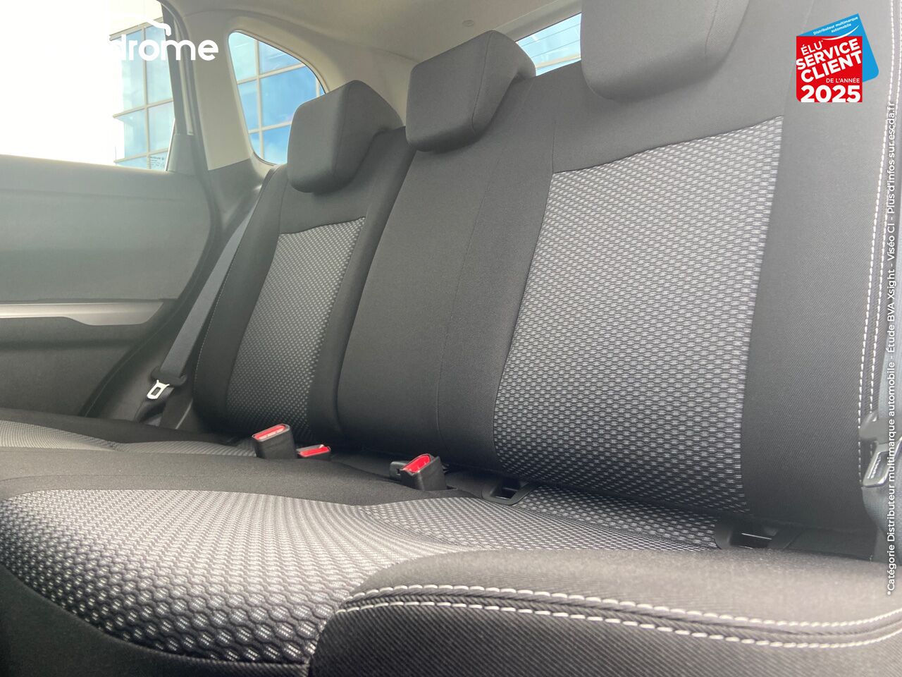 Véhicule d'occasion SUZUKI VITARA 1.4 BOOSTERJET HYBRID 129CH PRIVILEGE -20 CAM APPLE CARPLAY/ANDROIDAUTO LED SIEGES CHAUF chez Le Veodrome