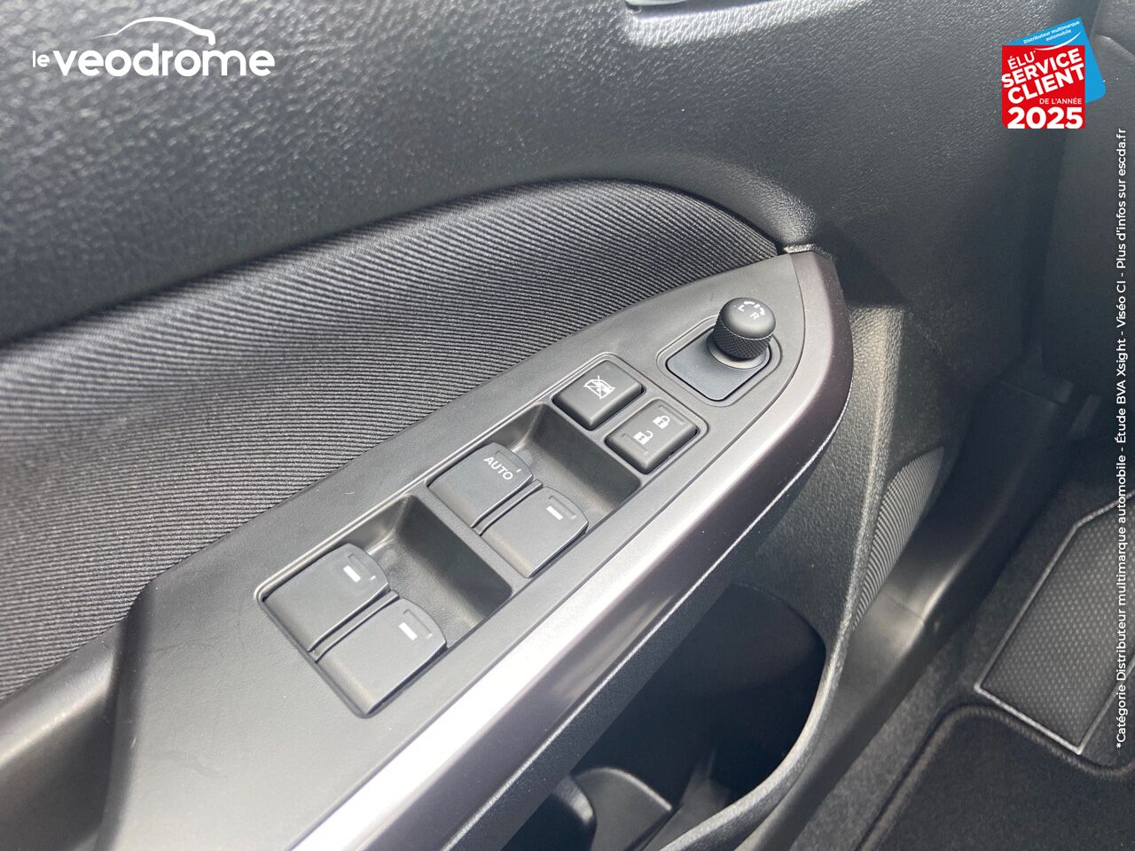 Véhicule d'occasion SUZUKI VITARA 1.4 BOOSTERJET HYBRID 129CH PRIVILEGE -20 CAM APPLE CARPLAY/ANDROIDAUTO LED SIEGES CHAUF chez Le Veodrome