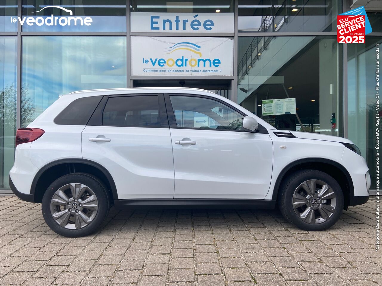 Véhicule d'occasion SUZUKI VITARA 1.4 BOOSTERJET HYBRID 129CH PRIVILEGE -20 CAM APPLE CARPLAY/ANDROIDAUTO LED SIEGES CHAUF chez Le Veodrome