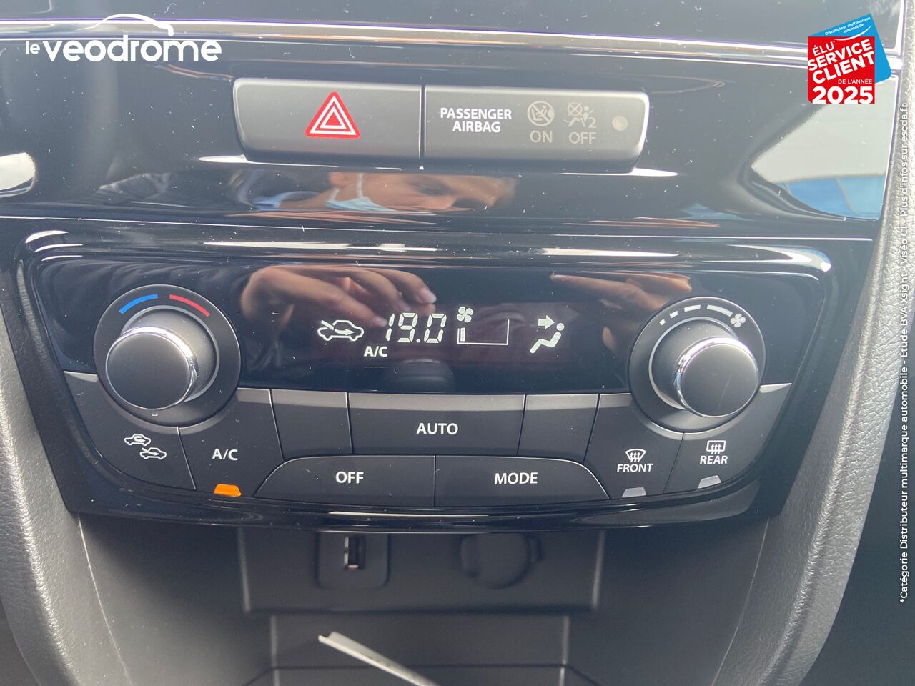 Véhicule d'occasion SUZUKI VITARA 1.4 BOOSTERJET HYBRID 129CH PRIVILEGE -20 CAM APPLE CARPLAY/ANDROIDAUTO LED SIEGES CHAUF chez Le Veodrome