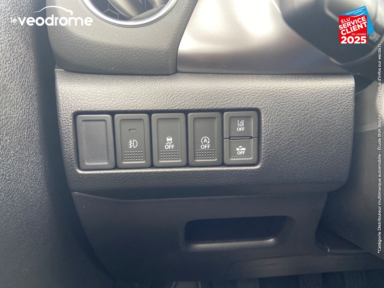 Véhicule d'occasion SUZUKI VITARA 1.4 BOOSTERJET HYBRID 129CH PRIVILEGE -20 CAM APPLE CARPLAY/ANDROIDAUTO LED SIEGES CHAUF chez Le Veodrome