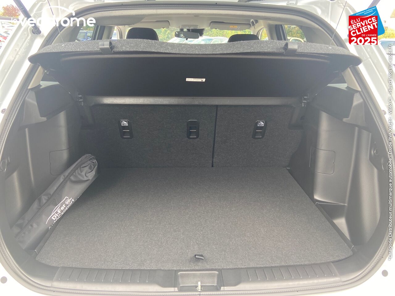 Véhicule d'occasion SUZUKI VITARA 1.4 BOOSTERJET HYBRID 129CH PRIVILEGE -20 CAM APPLE CARPLAY/ANDROIDAUTO LED SIEGES CHAUF chez Le Veodrome