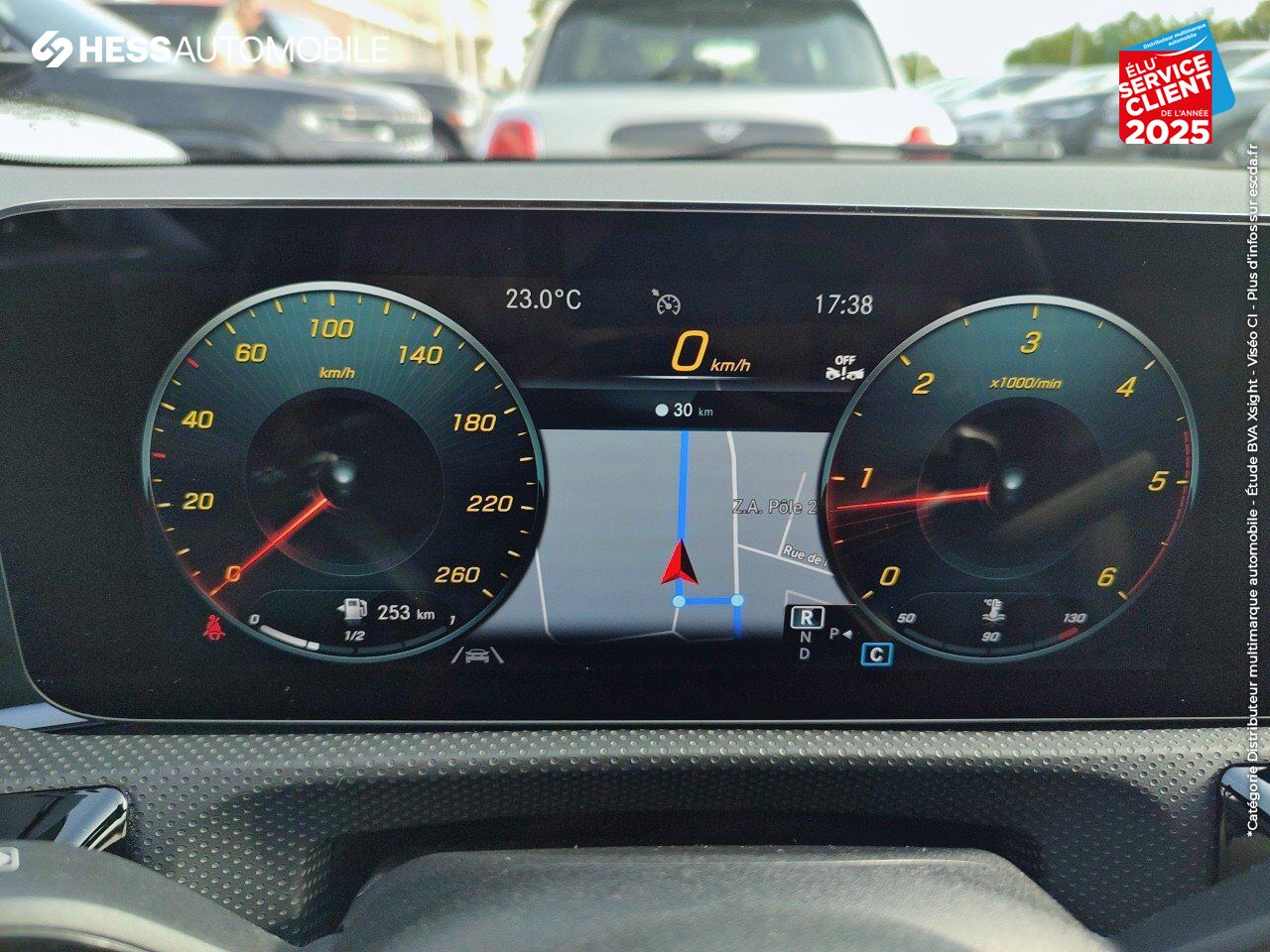 Véhicule d'occasion MERCEDES-BENZ CLASSE A 200 D 150CH AMG LINE 8G-DCT chez BMW Besançon