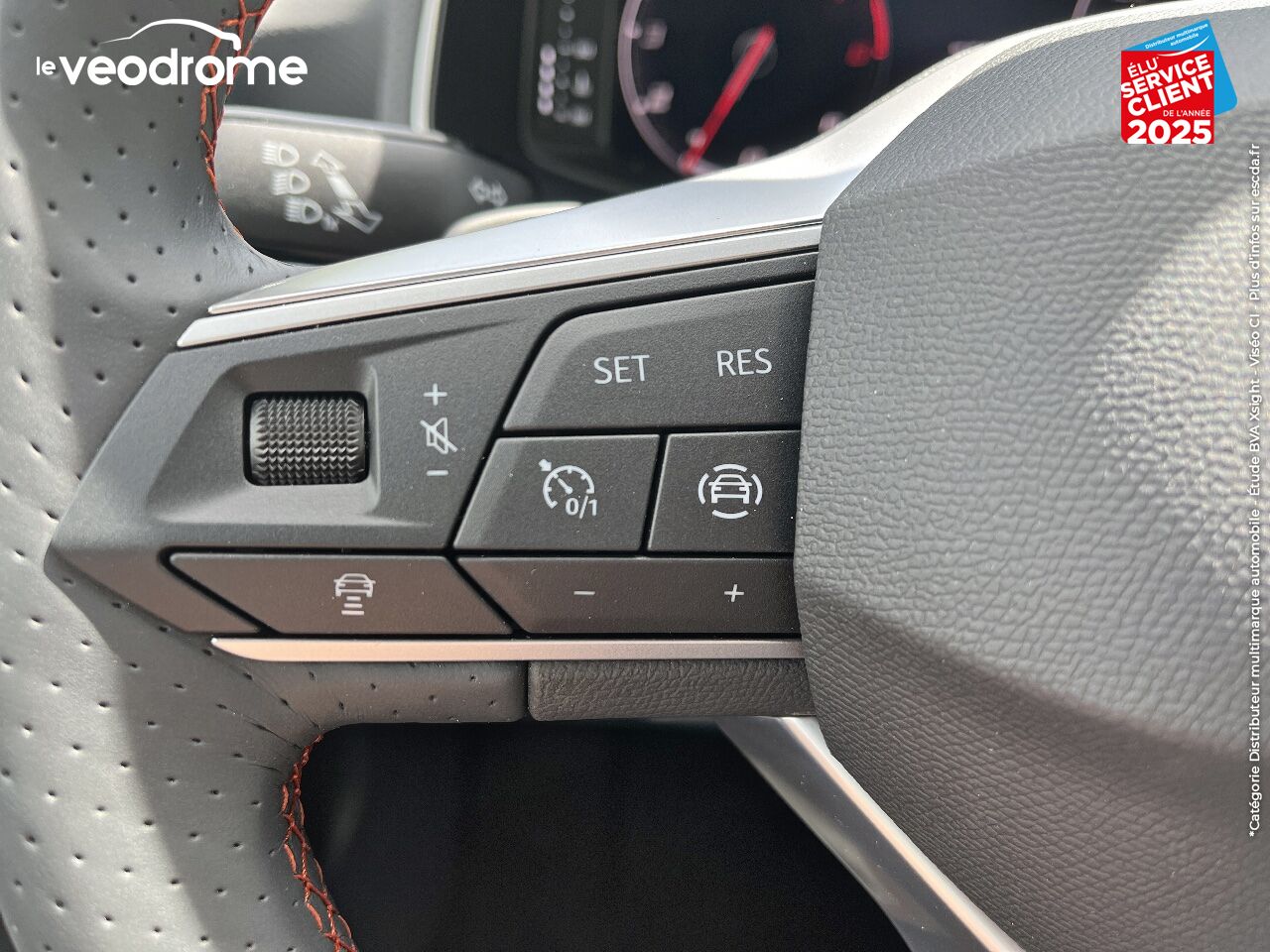 Véhicule d'occasion SEAT ARONA 1.0 TSI 110CH FR DSG7 chez Le Veodrome