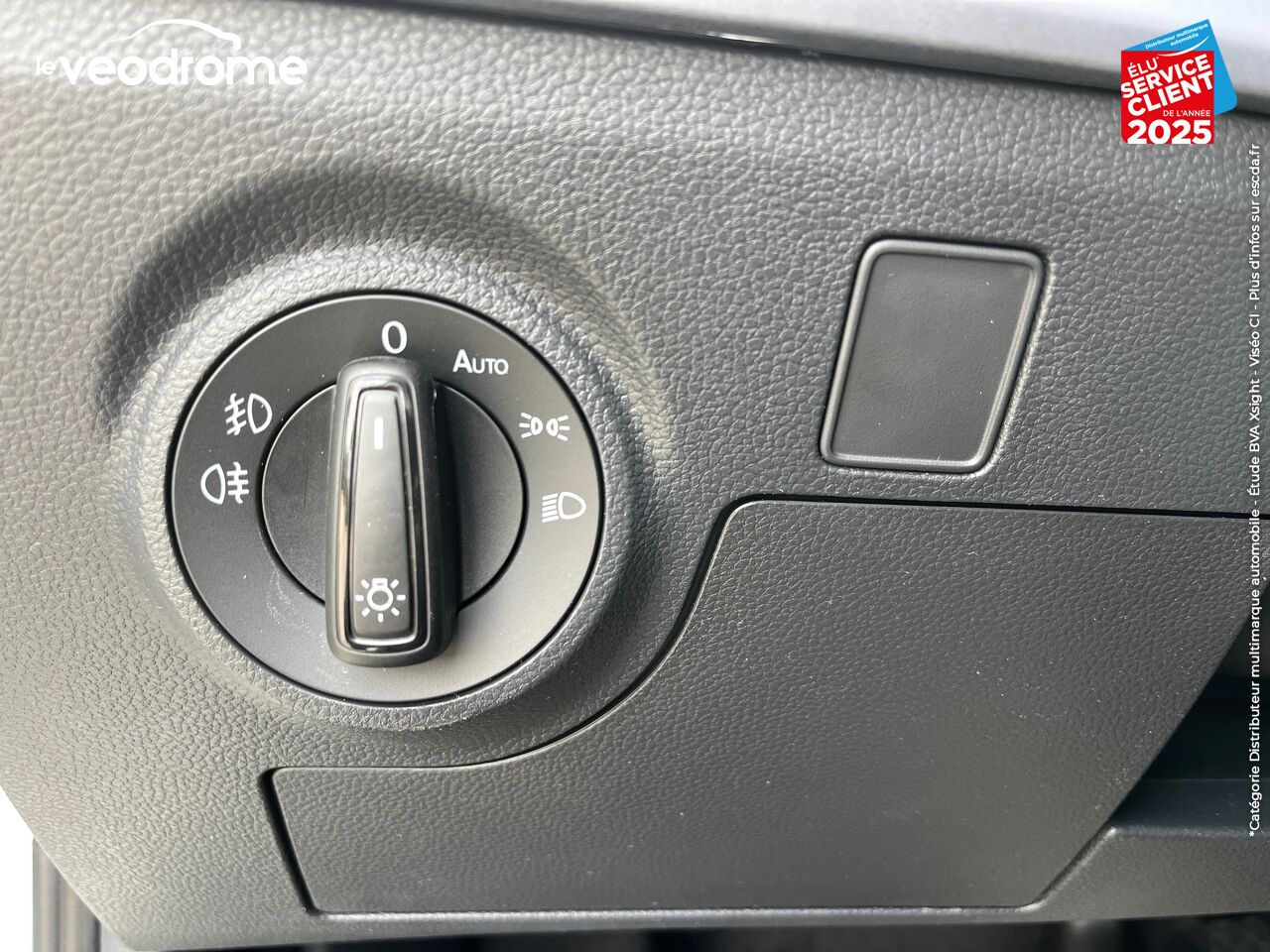 Véhicule d'occasion SEAT ARONA 1.0 TSI 110CH FR DSG7 chez Le Veodrome