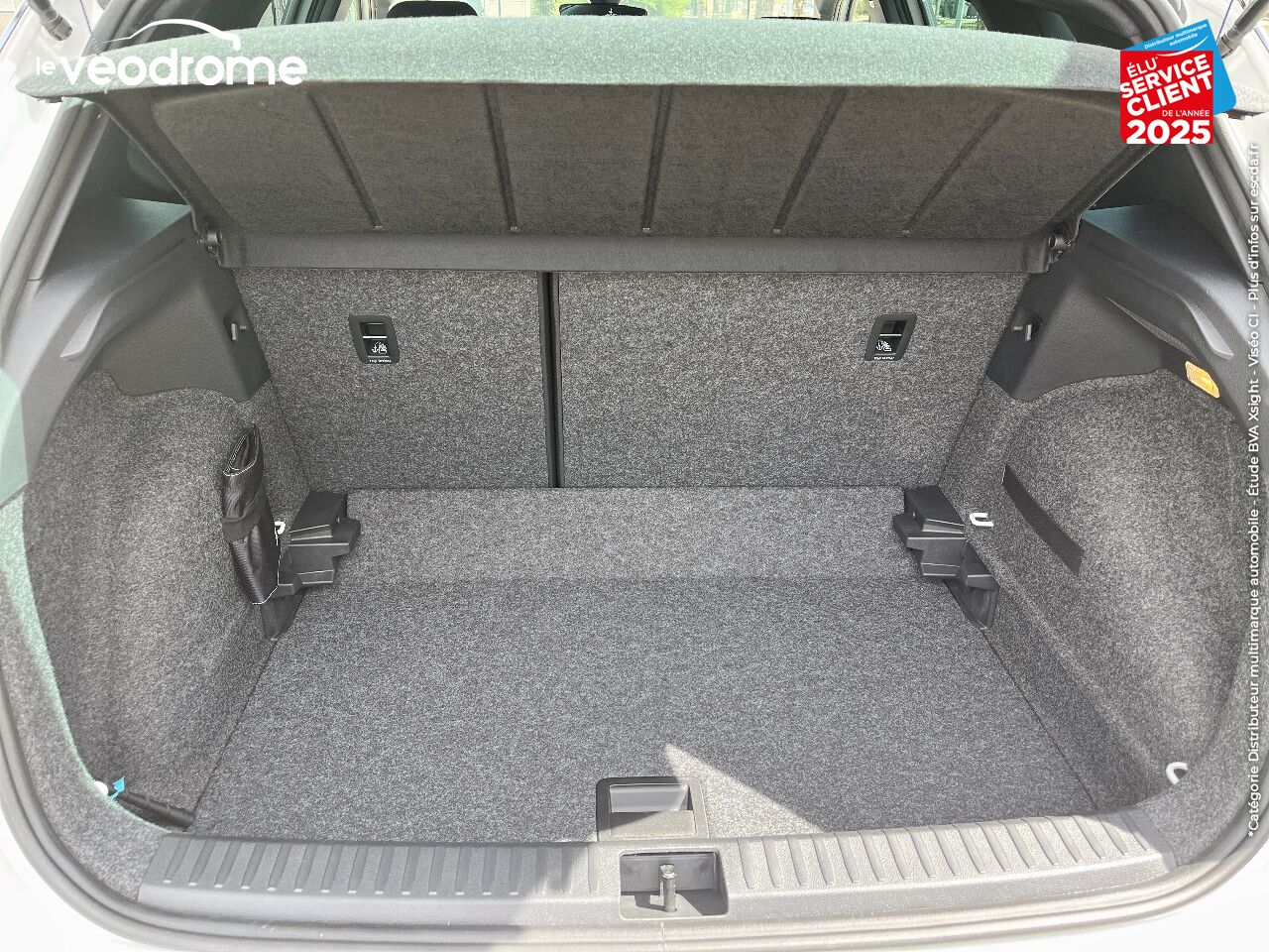 Véhicule d'occasion SEAT ARONA 1.0 TSI 110CH FR DSG7 chez Le Veodrome