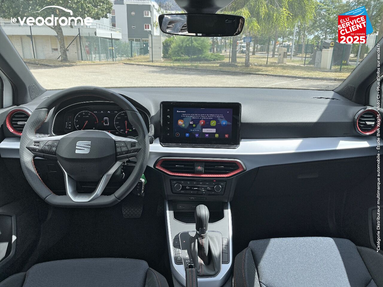 Véhicule d'occasion SEAT ARONA 1.0 TSI 110CH FR DSG7 chez Le Veodrome