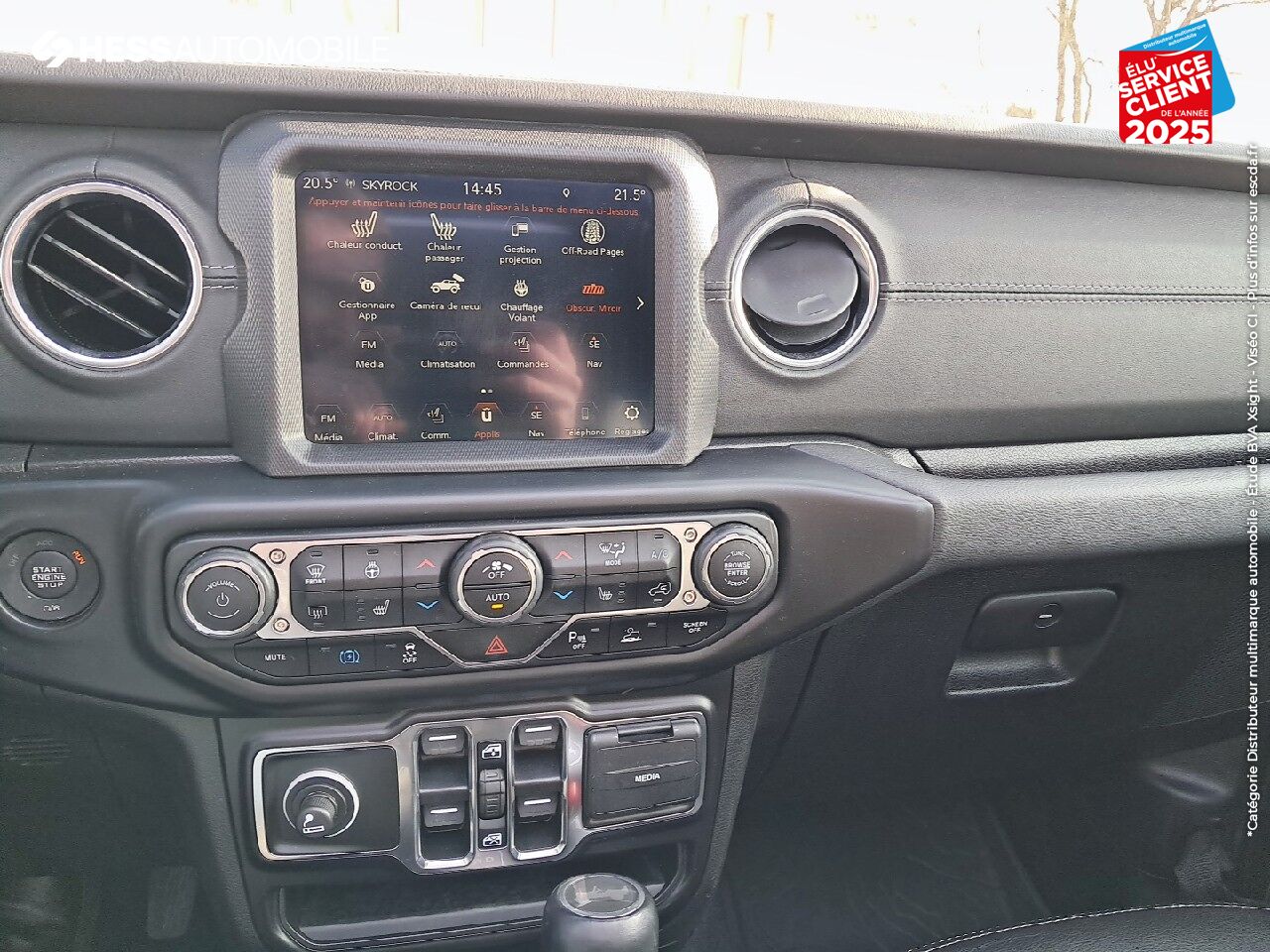 Véhicule d'occasion JEEP WRANGLER UNLIMITED 2.0 T 380CH 4XE OVERLAND COMMAND-TRAC MY22 chez BMW Lons le Saunier
