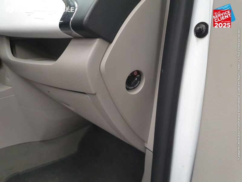 Véhicule d'occasion RENAULT ZOE LIFE CHARGE NORMALE TYPE 2 chez Renault Strasbourg
