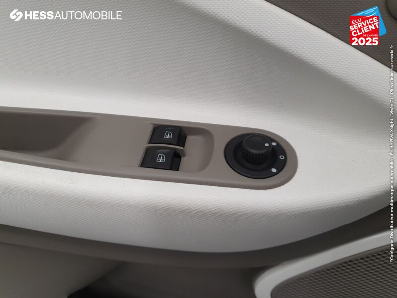 Véhicule d'occasion RENAULT ZOE LIFE CHARGE NORMALE TYPE 2 chez Renault Strasbourg