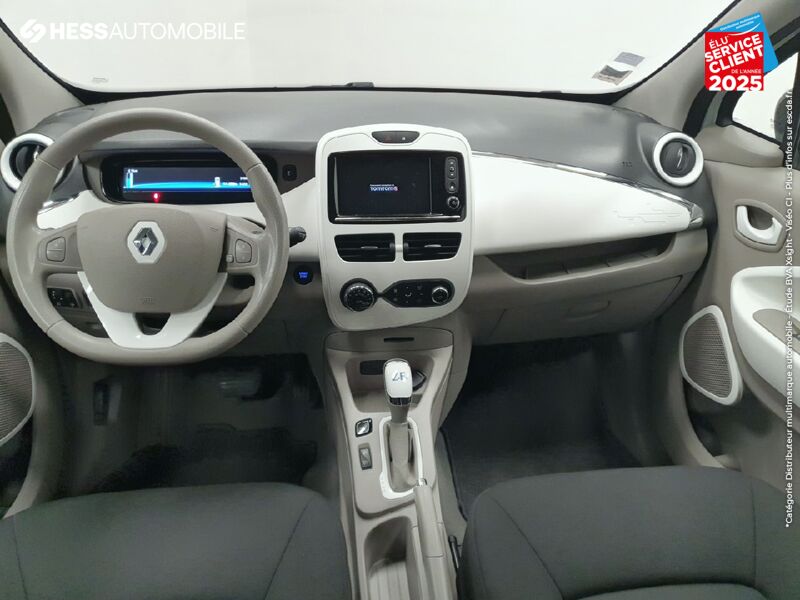 Véhicule d'occasion RENAULT ZOE LIFE CHARGE NORMALE TYPE 2 chez Renault Strasbourg