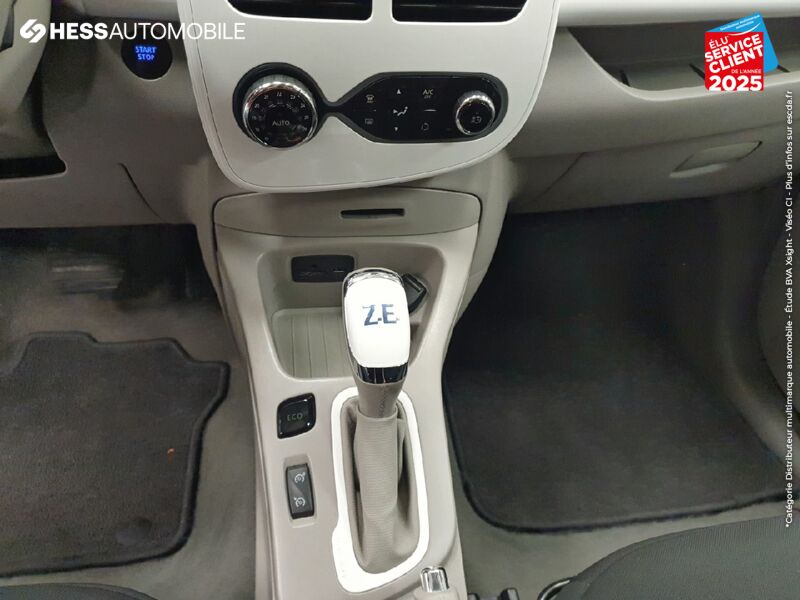 Véhicule d'occasion RENAULT ZOE LIFE CHARGE NORMALE TYPE 2 chez Renault Strasbourg